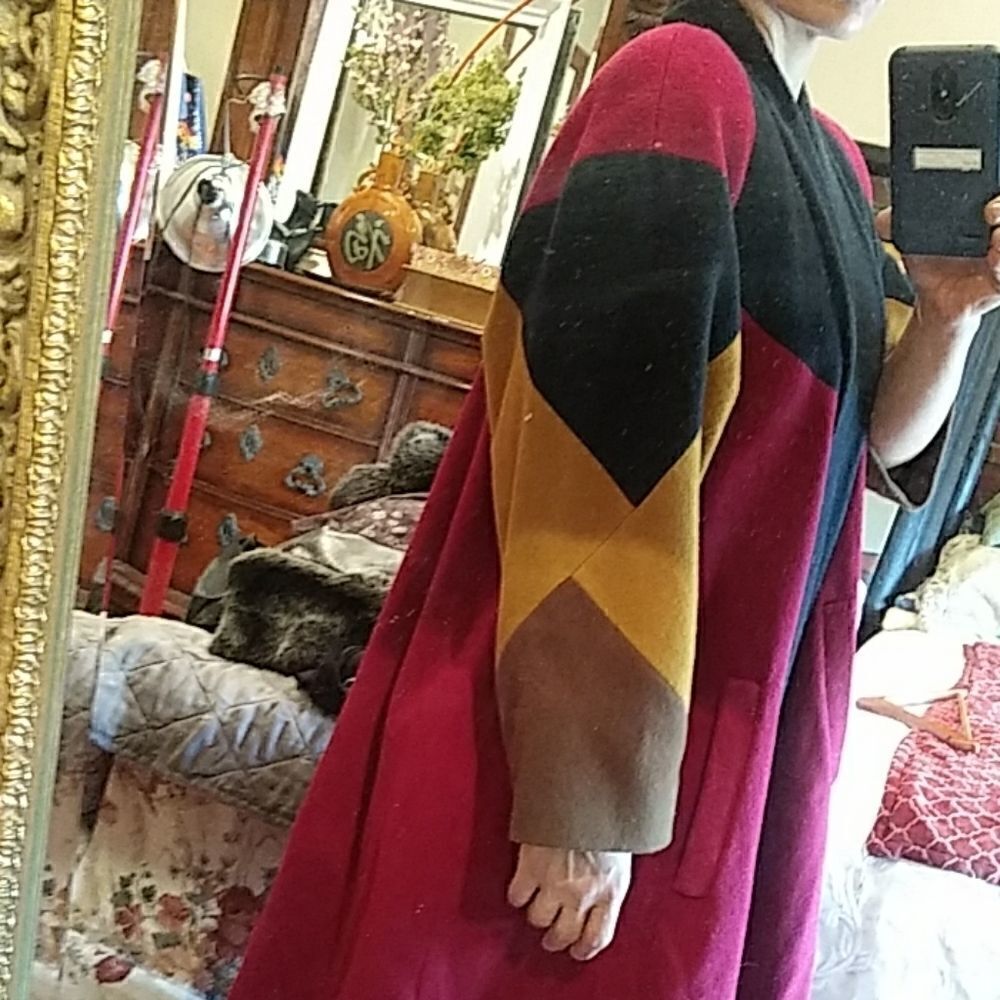 Coat    - Picture 8 of 8